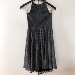 KIMCHI BLUE URBAN OUTFITTERS HALTER NECK OPEN BACK PRINTED GRAY FLOWY MI…